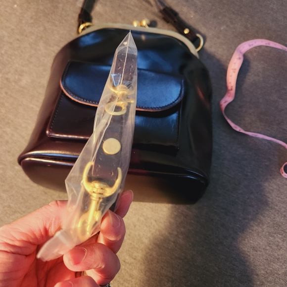 Tashenkender  LEATHER FRAME CROSSBODY BAG KISSLOCK - Picture 8 of 14